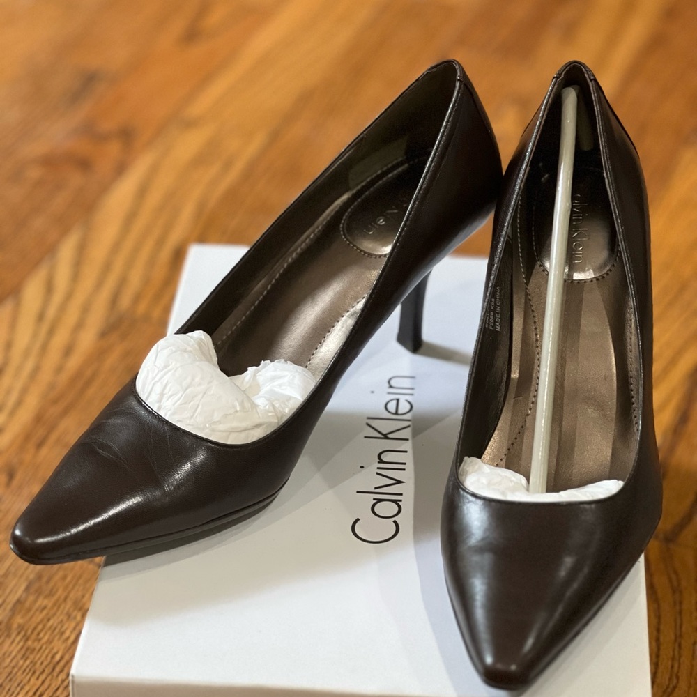 Calvin Klein Dark Brown heels size 6
